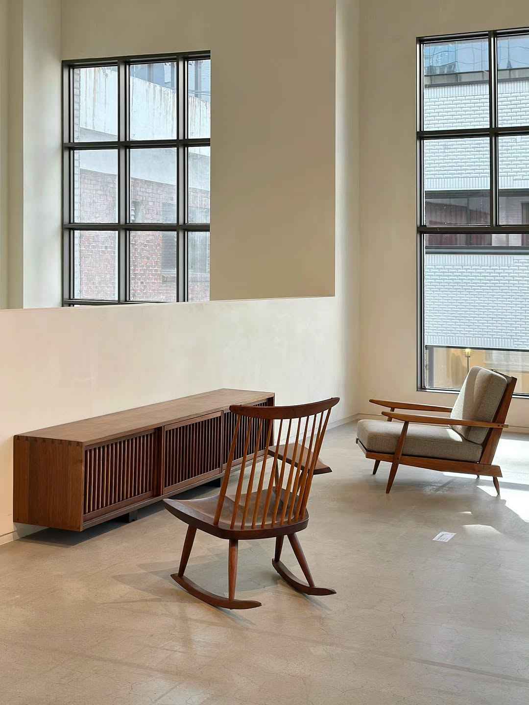 앤더슨씨 〈333 Chairs〉 - 이미지 4